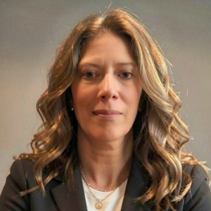 Tricia Arps headshot